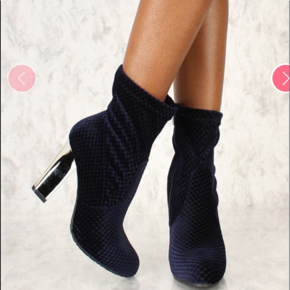 Dark blue booties